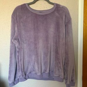Women’s Fuzzy Pull-Over